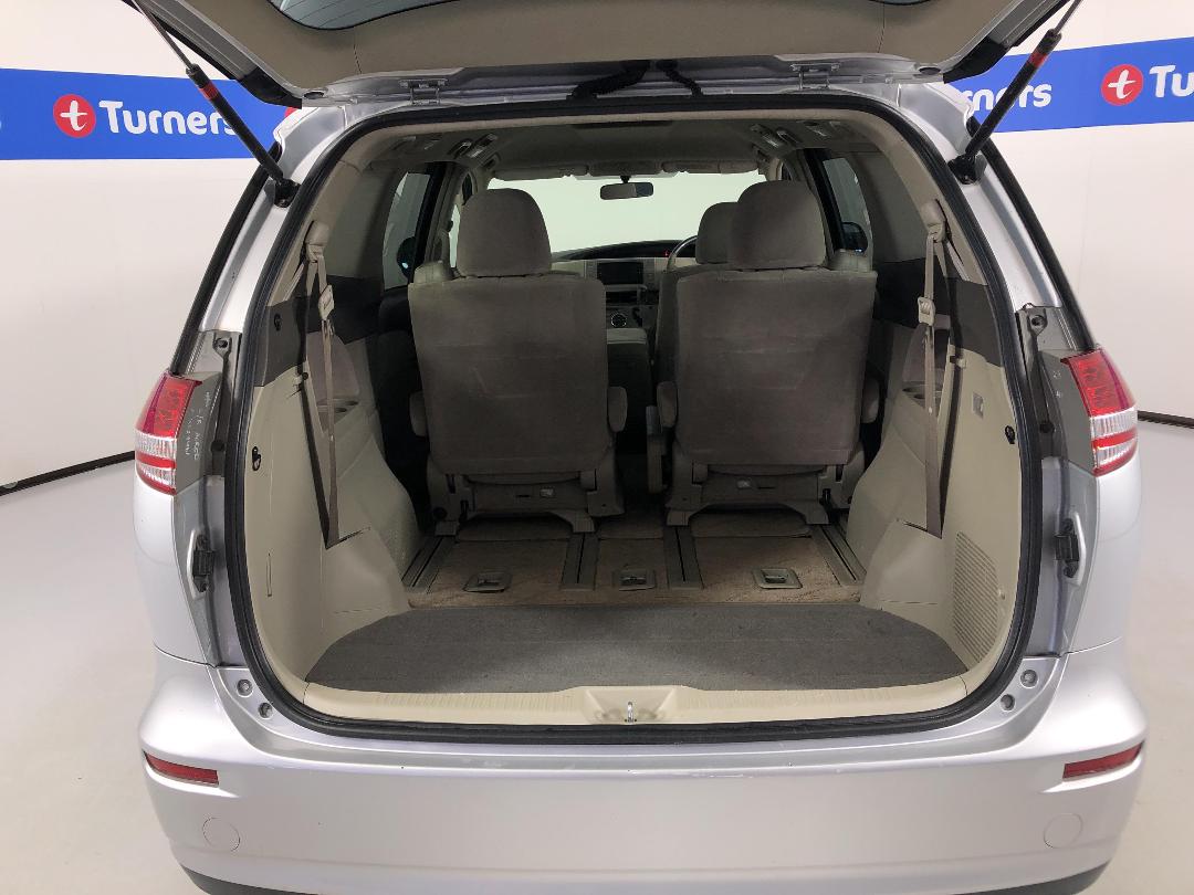 Photo '14' of Toyota Estima