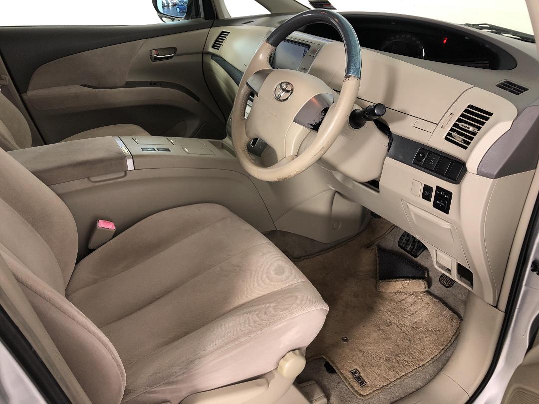 Photo '16' of Toyota Estima