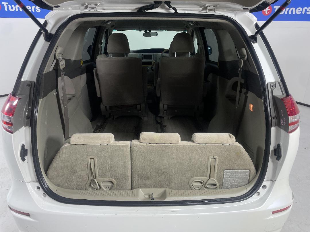 Photo '14' of Toyota Estima