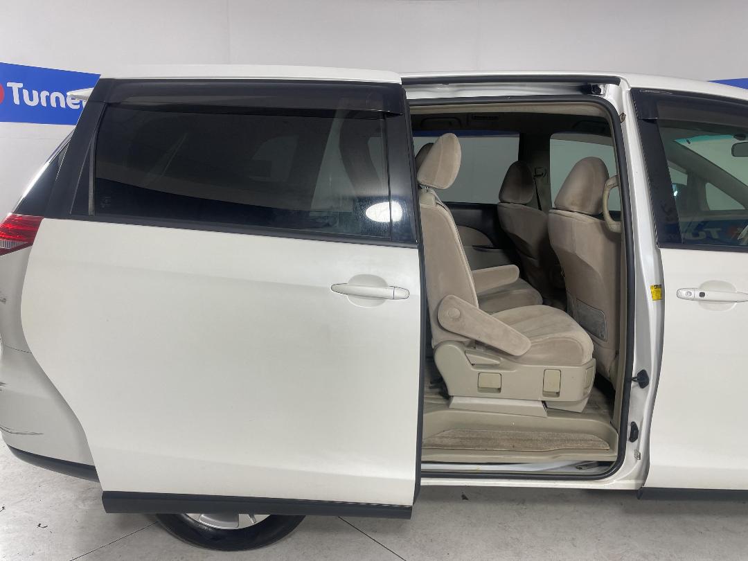 Photo '19' of Toyota Estima