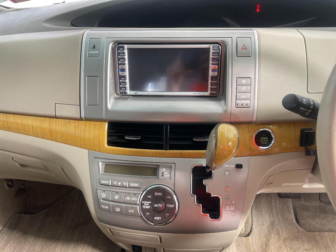 Photo '18' of Toyota Estima