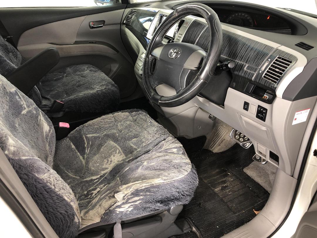 Photo '16' of Toyota Estima