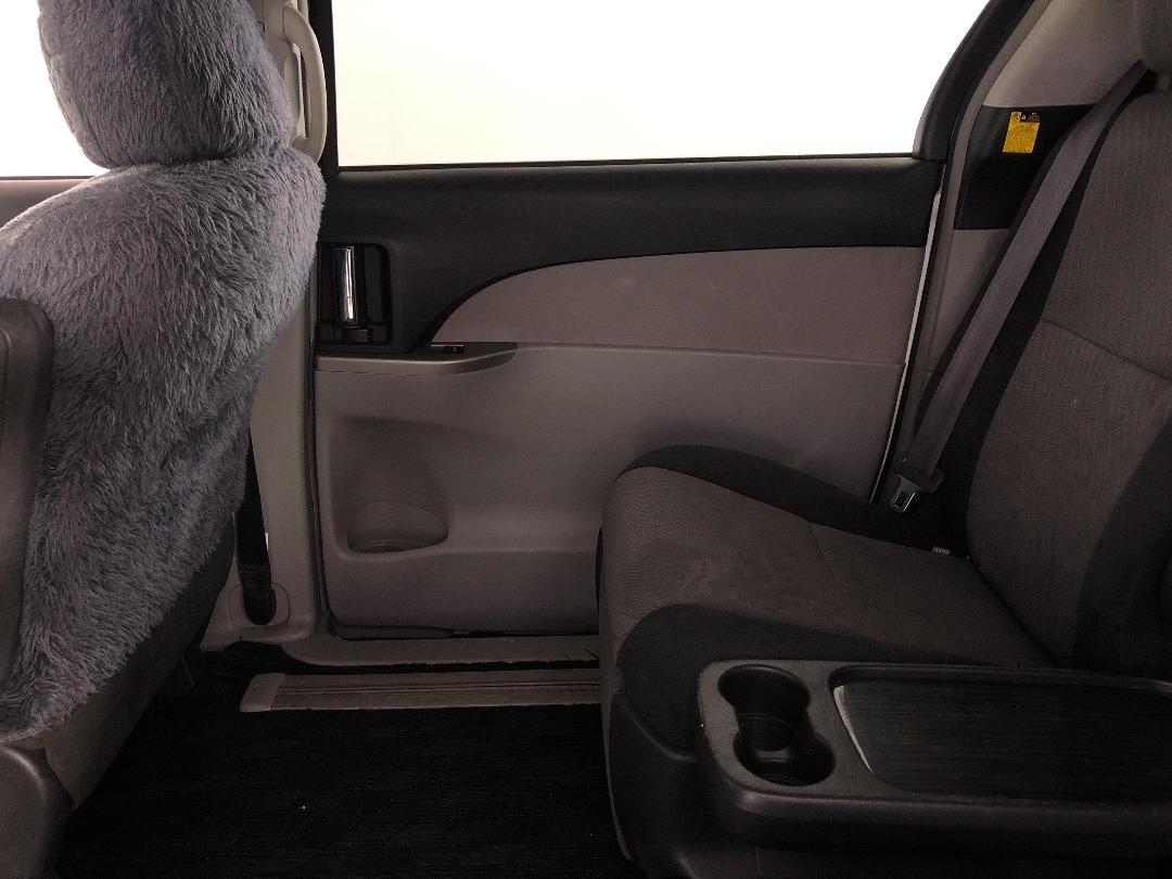 Photo '19' of Toyota Estima