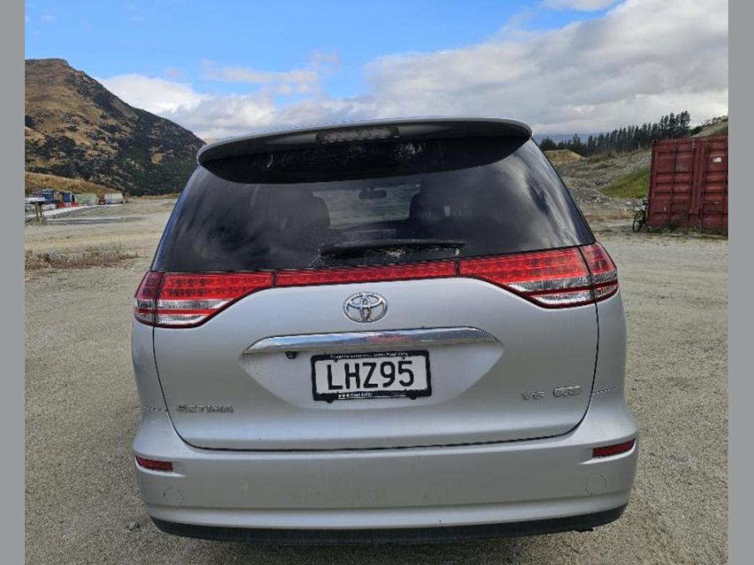 Photo '5' of Toyota Estima V6