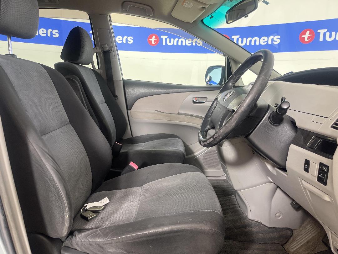 Photo '16' of Toyota Estima