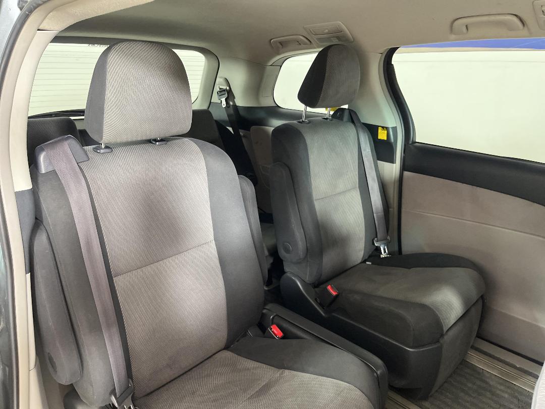 Photo '19' of Toyota Estima