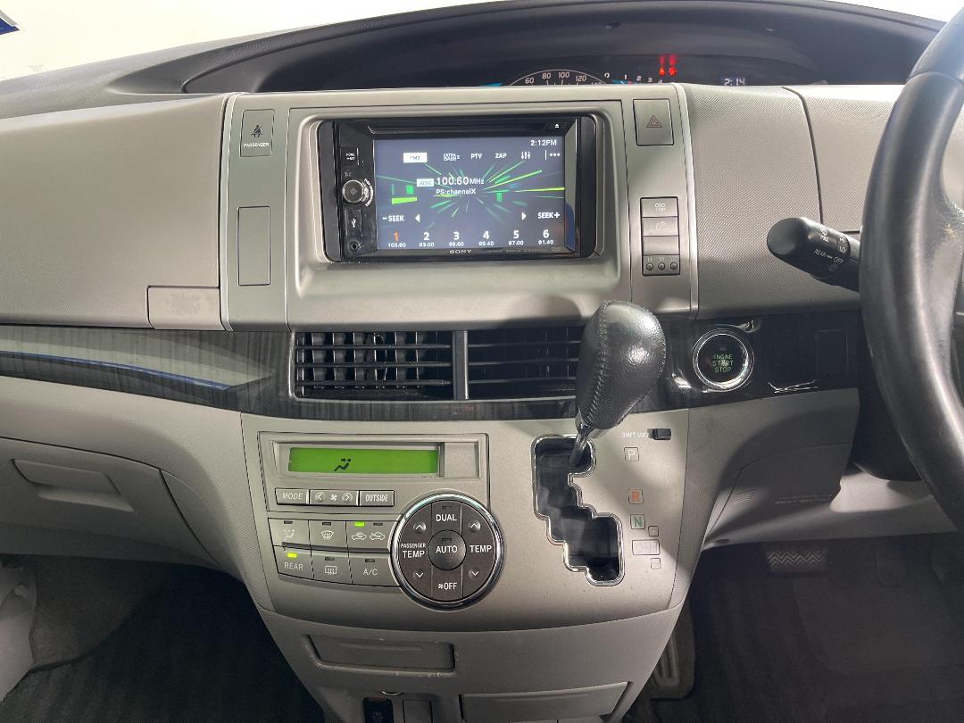 Photo '18' of Toyota Estima