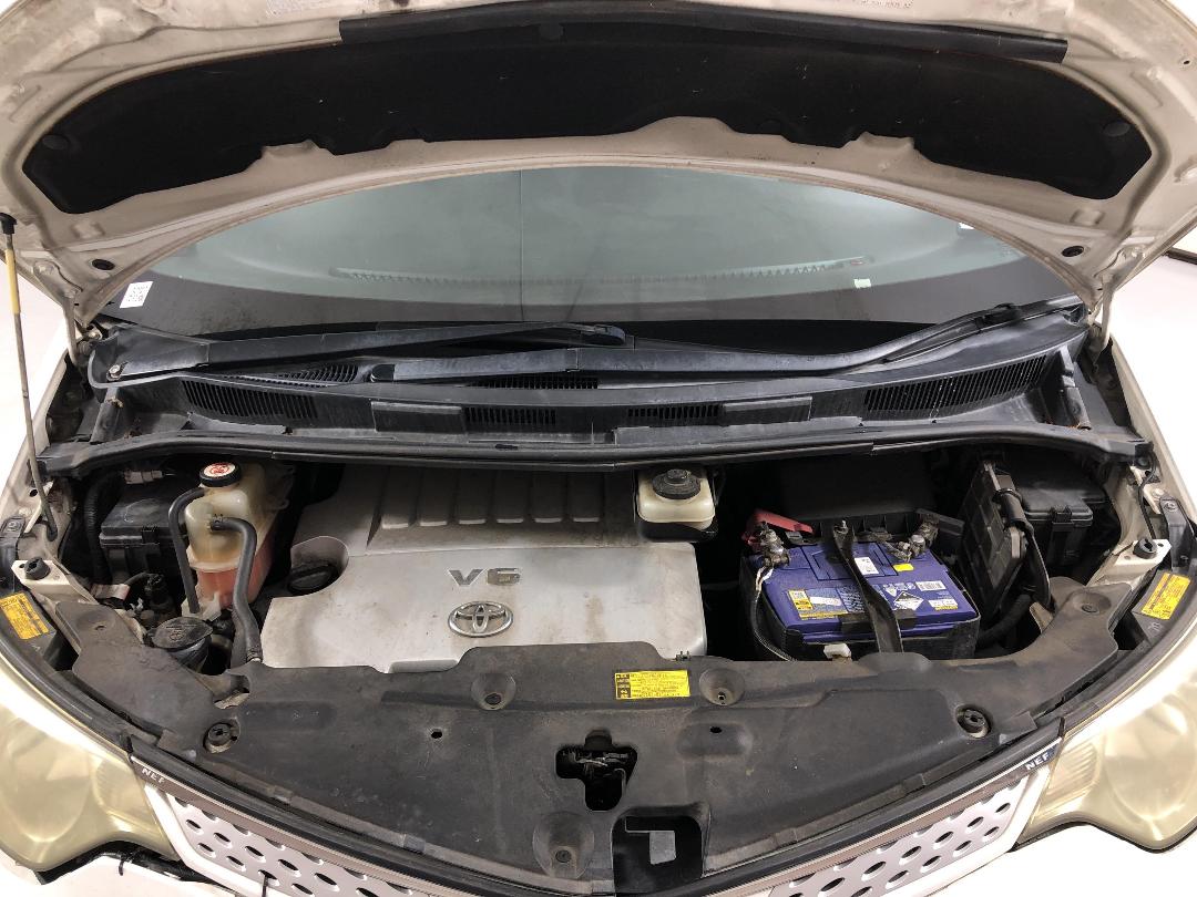 Photo '6' of Toyota Estima V6 Aeras