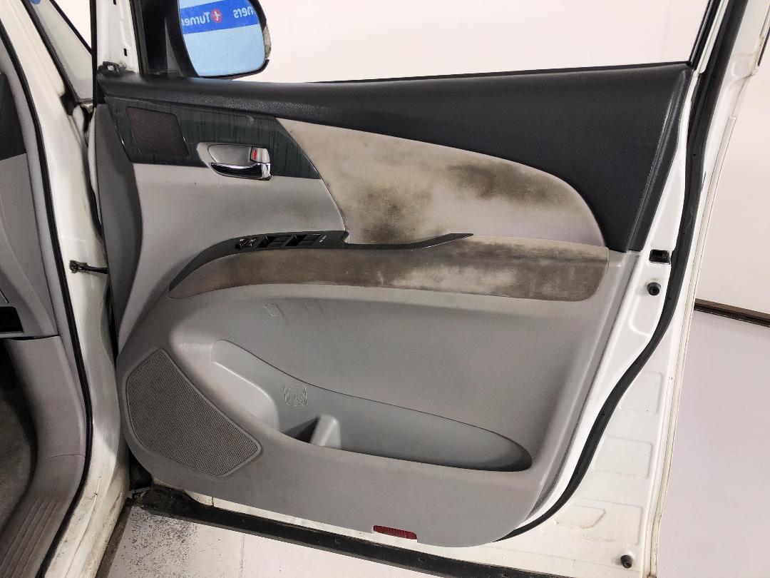 Photo '13' of Toyota Estima V6 Aeras