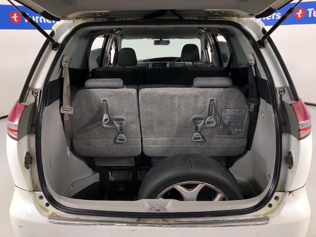 Photo '12' of Toyota Estima V6 Aeras