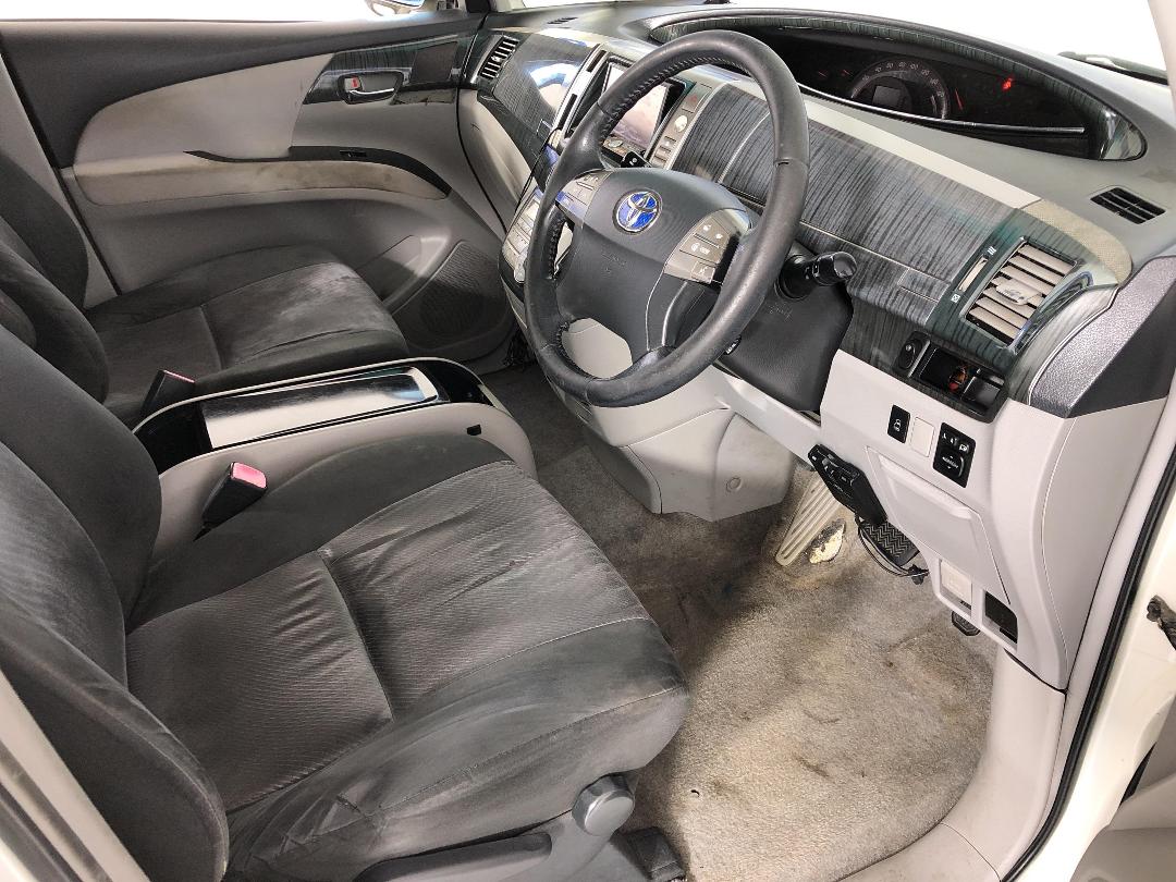 Photo '14' of Toyota Estima V6 Aeras