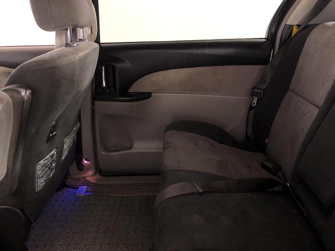 Photo '17' of Toyota Estima V6 Aeras