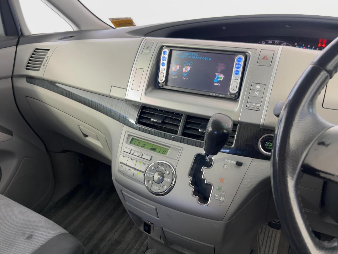 Photo '17' of Toyota Estima Photo '17' of Toyota Estima