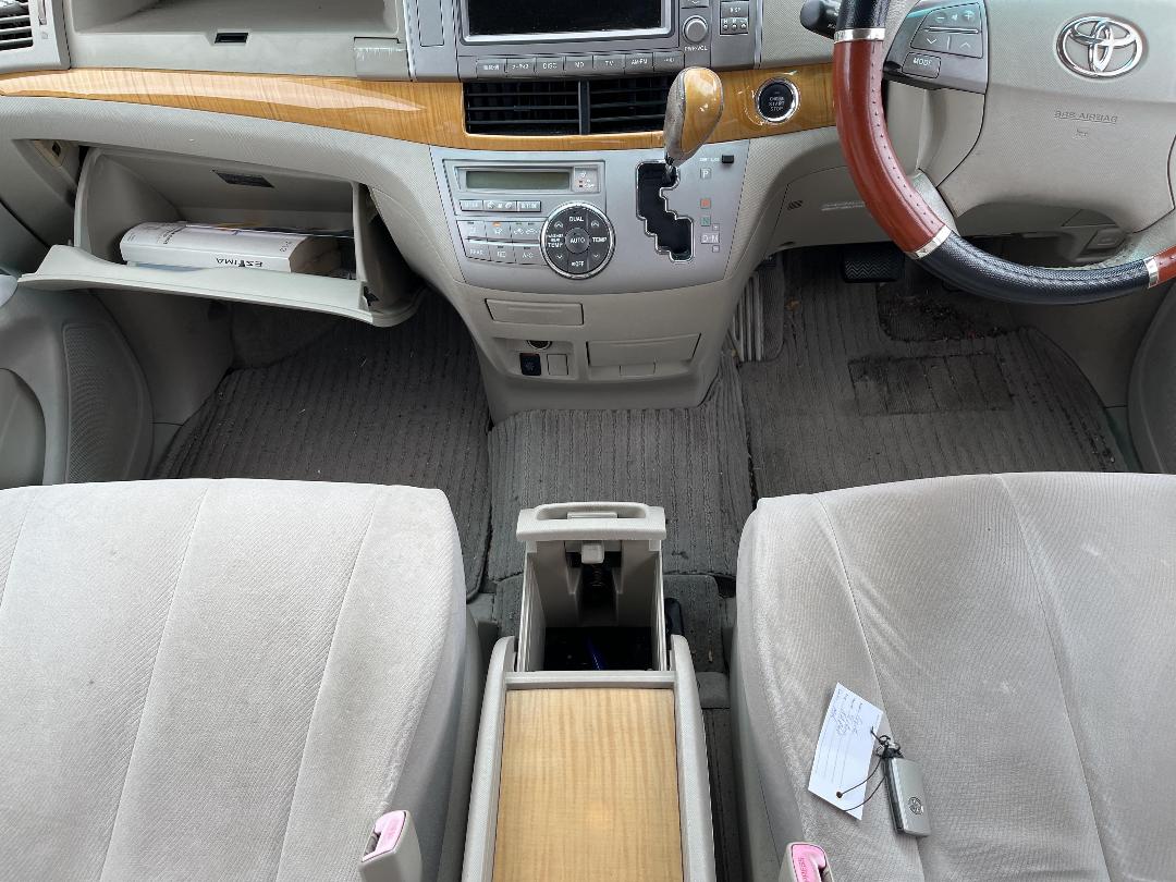Photo '16' of Toyota Estima