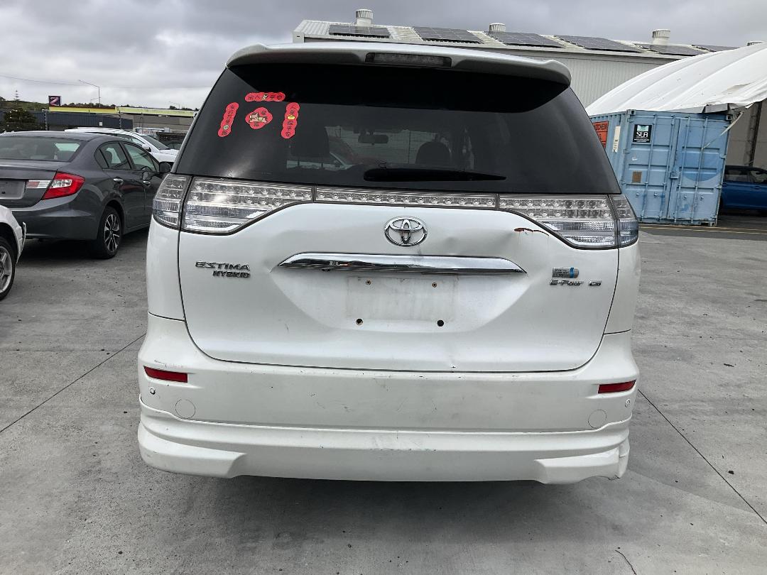 Photo '6' of Toyota Estima Hybrid