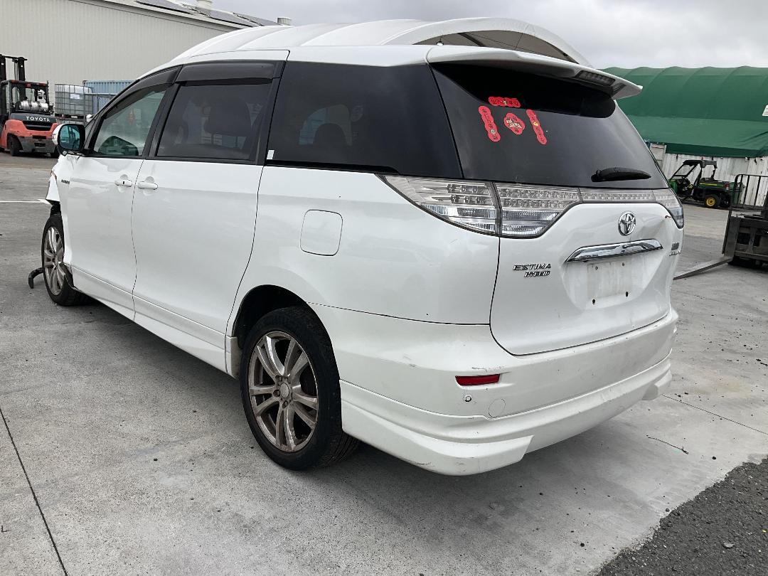 Photo '5' of Toyota Estima Hybrid