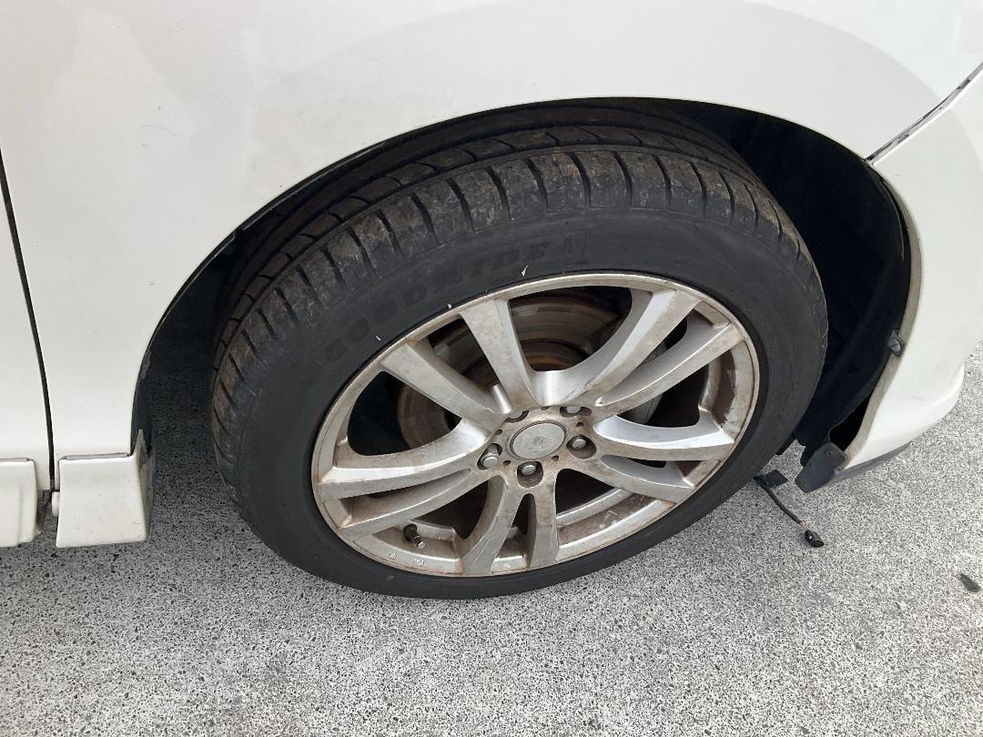 Photo '11' of Toyota Estima Hybrid