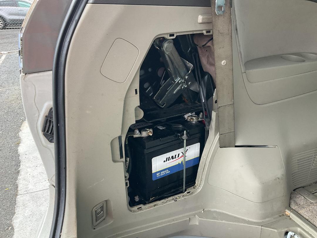 Photo '14' of Toyota Estima Hybrid