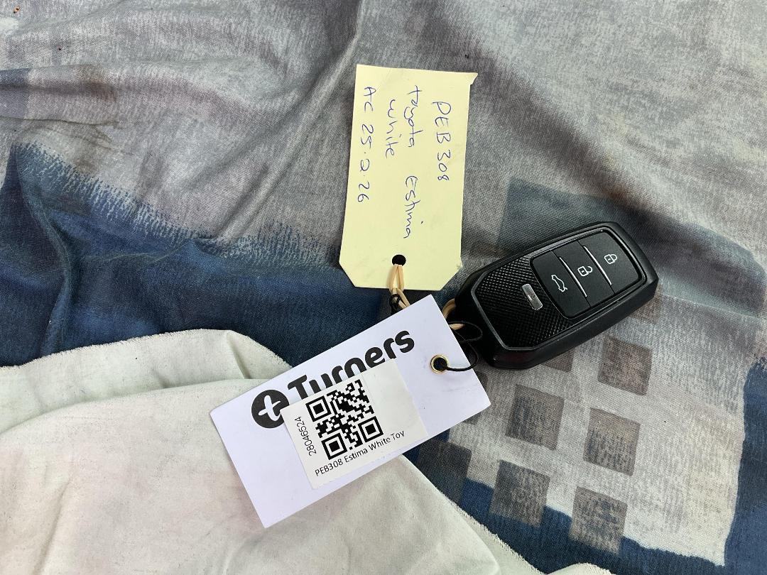 Photo '22' of Toyota Estima Hybrid