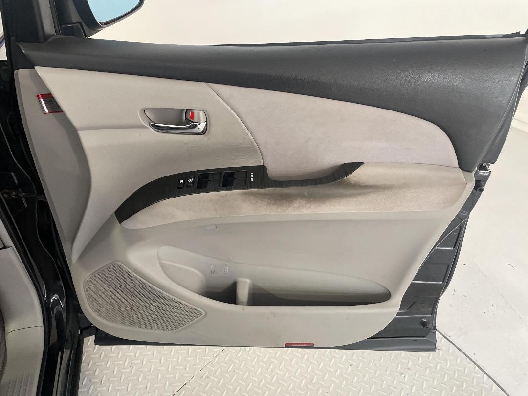 Photo '15' of Toyota Estima Photo '15' of Toyota Estima