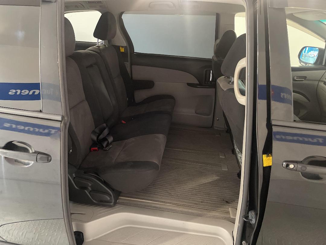 Photo '20' of Toyota Estima Photo '20' of Toyota Estima