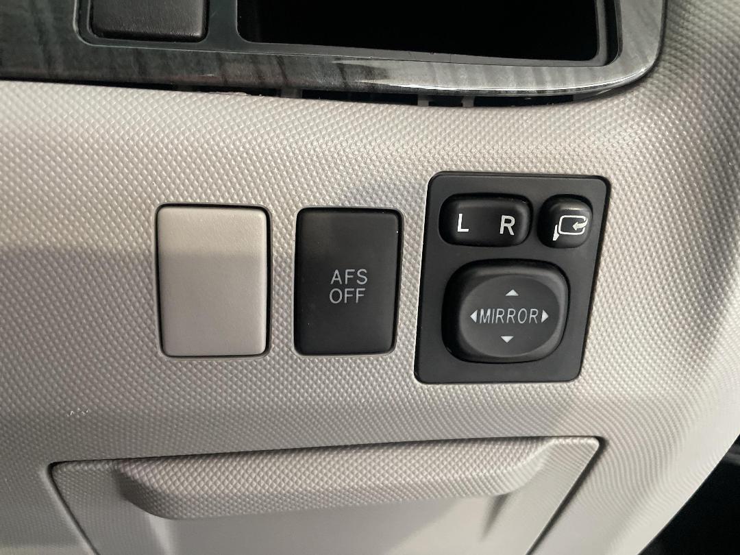 Photo '25' of Toyota Estima Photo '25' of Toyota Estima