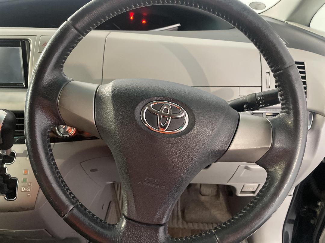 Photo '26' of Toyota Estima Photo '26' of Toyota Estima