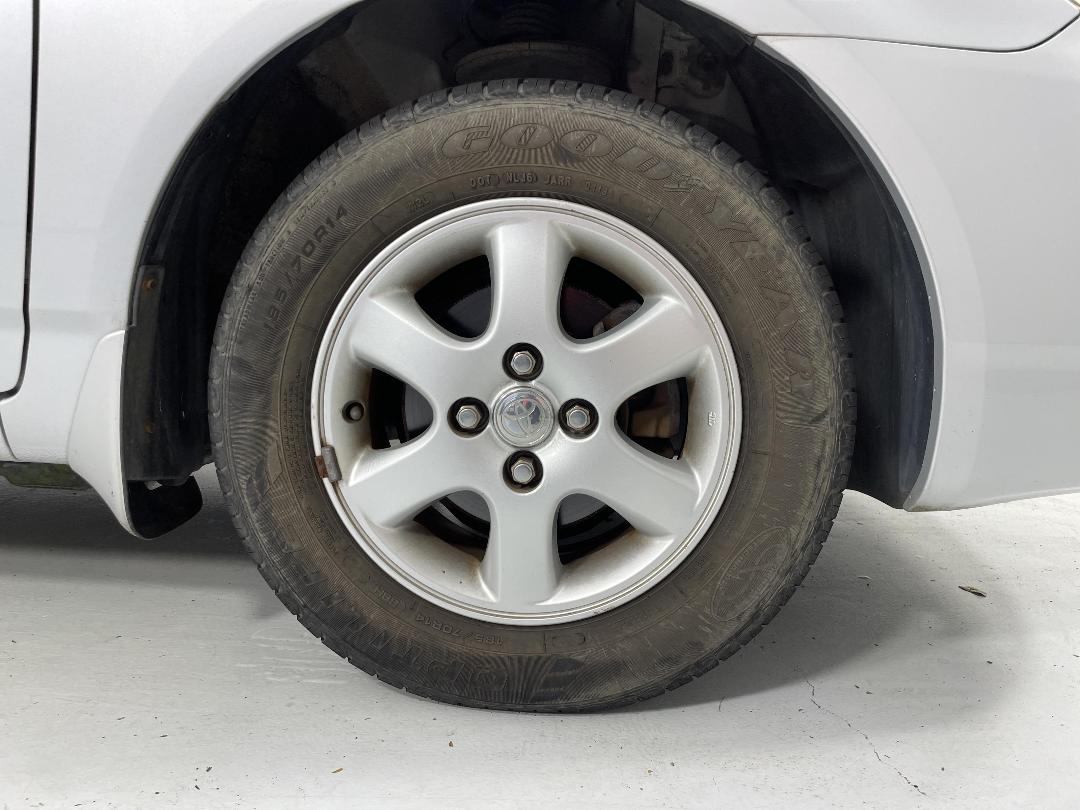 Photo '9' of Toyota Fielder