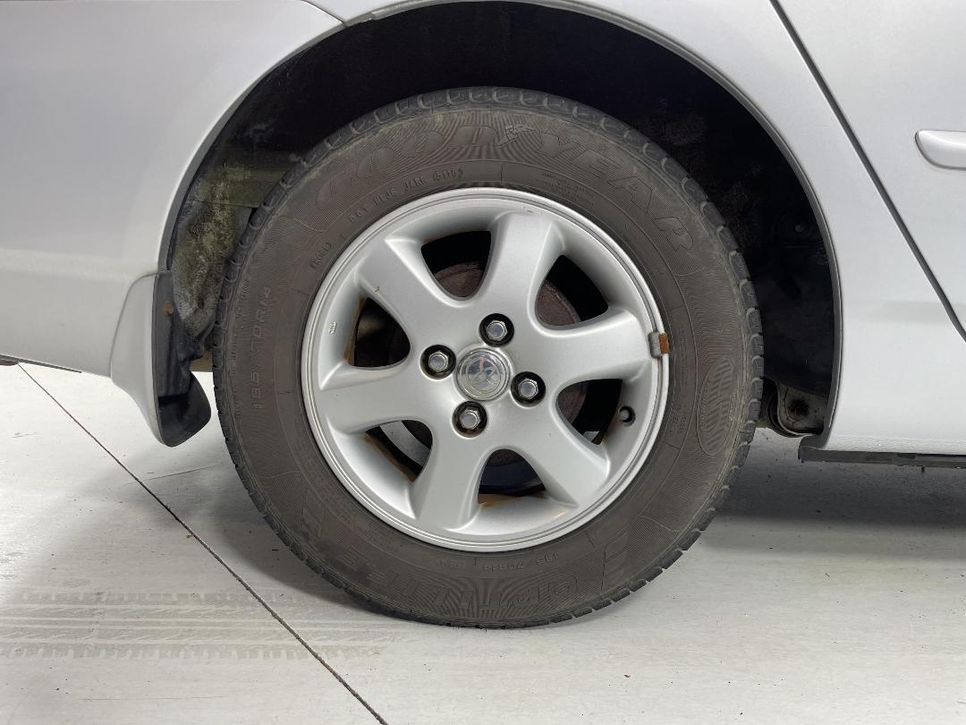 Photo '12' of Toyota Fielder