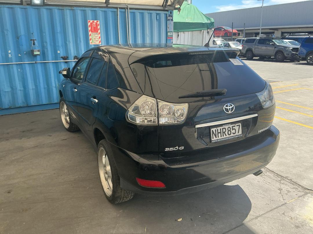 Photo '10' of Toyota Harrier