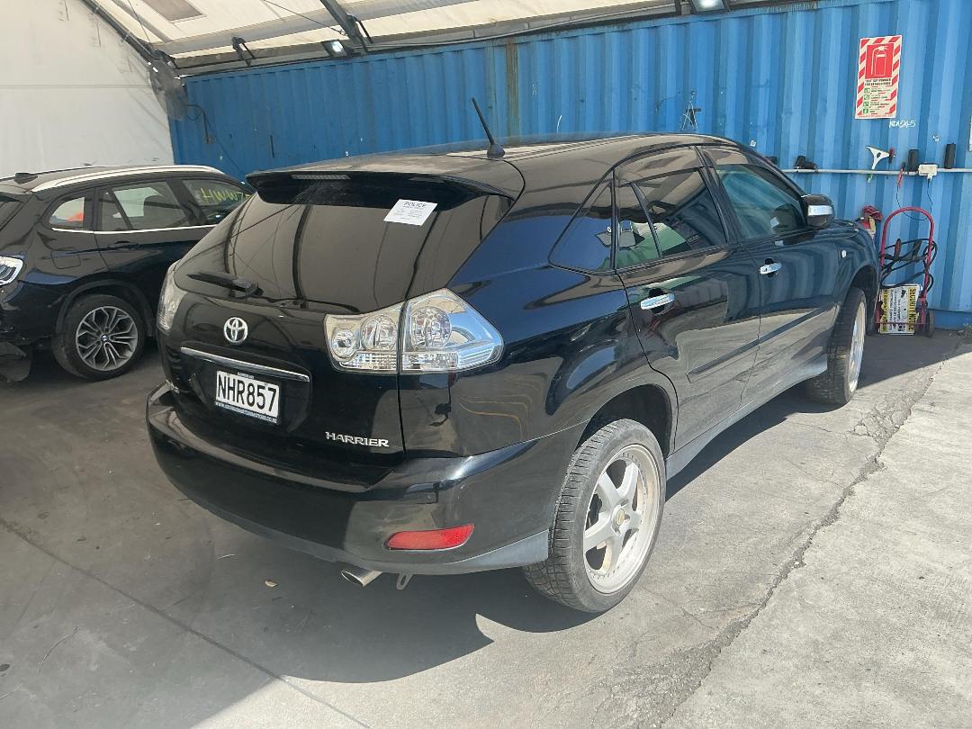 Photo '13' of Toyota Harrier