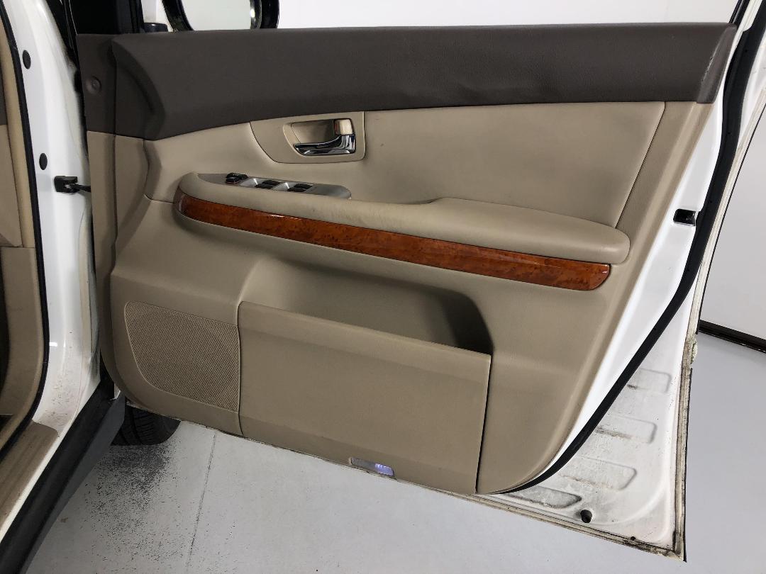 Photo '15' of Toyota Harrier Photo '15' of Toyota Harrier