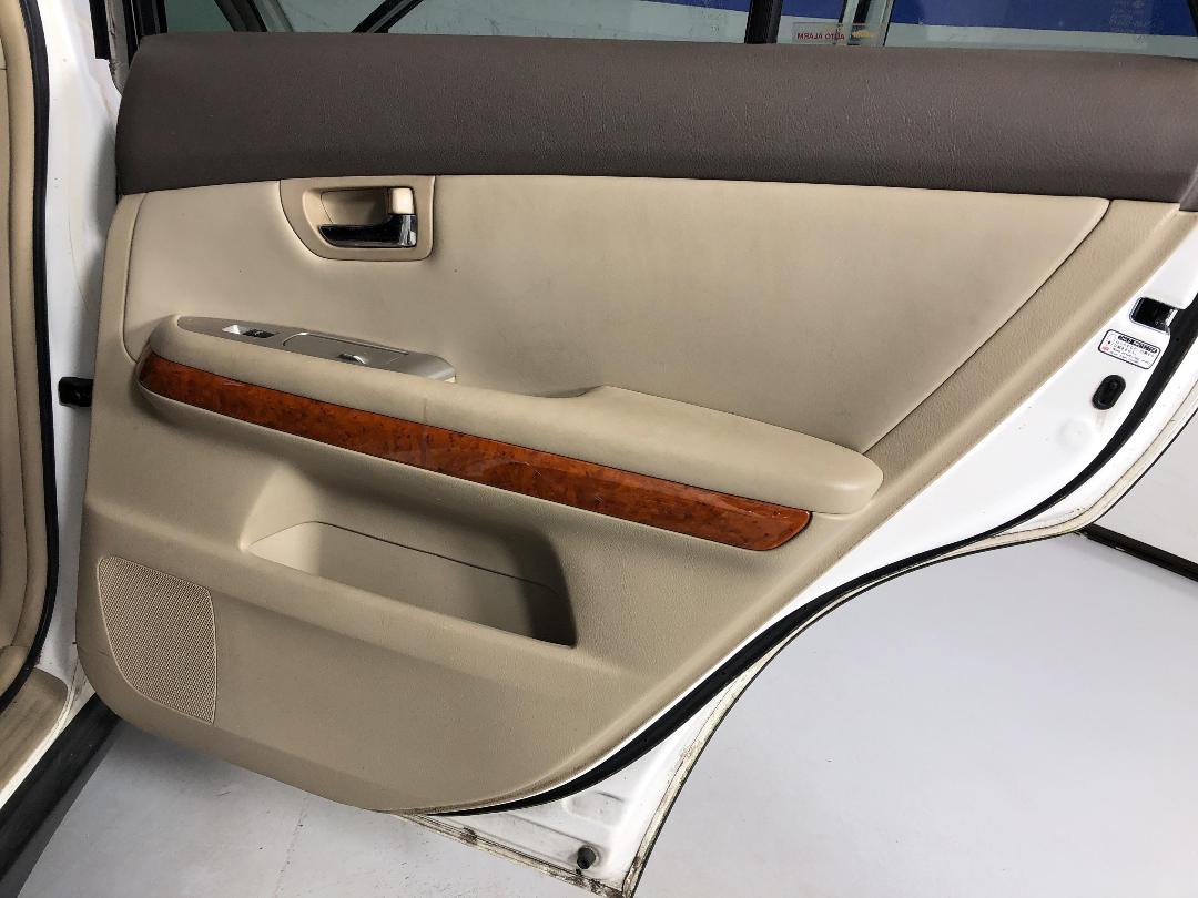 Photo '19' of Toyota Harrier Photo '19' of Toyota Harrier