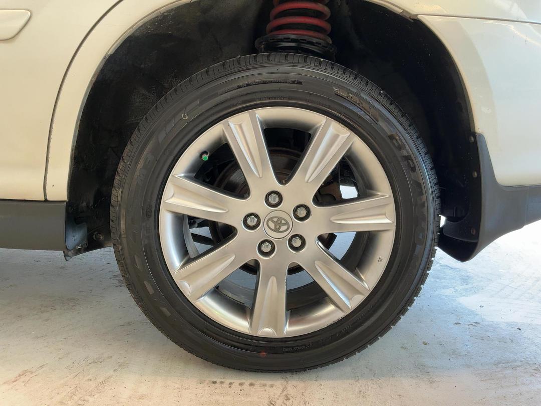 Photo '11' of Toyota Harrier