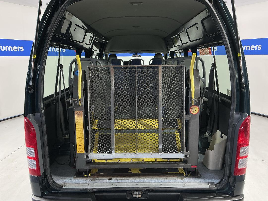 Photo '14' of Toyota Hiace