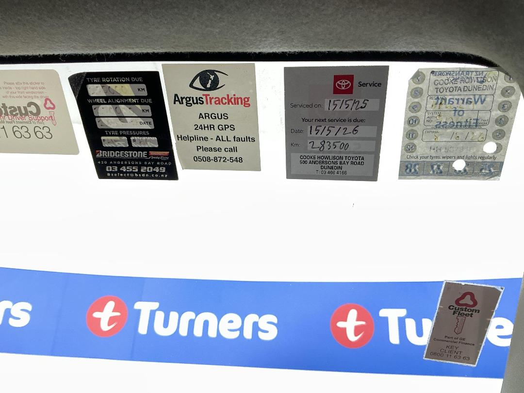 Photo '23' of Toyota Hiace