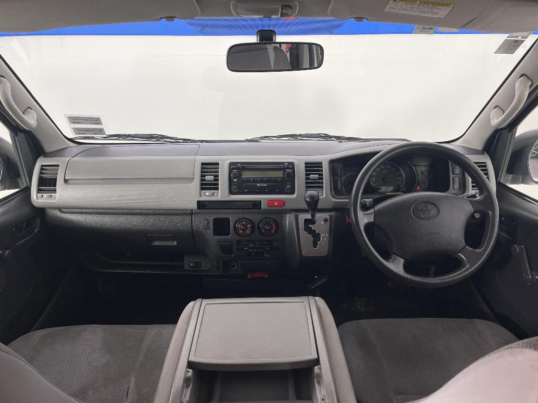 Photo '17' of Toyota Hiace Photo '17' of Toyota Hiace