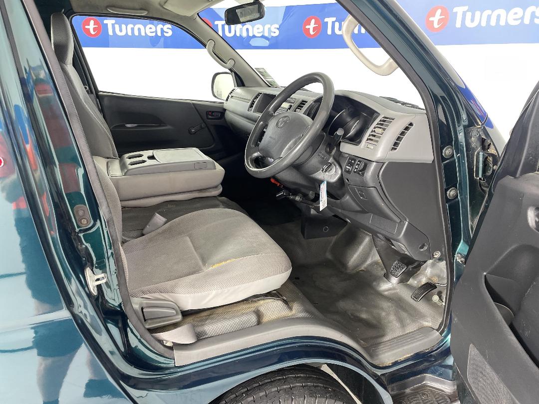 Photo '16' of Toyota Hiace