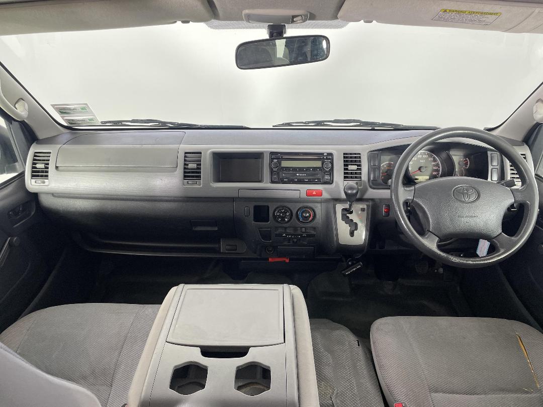 Photo '17' of Toyota Hiace