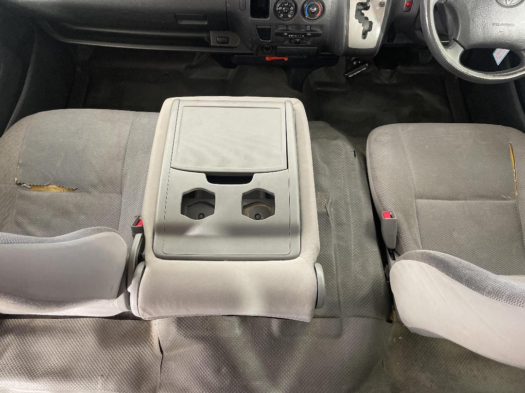 Photo '18' of Toyota Hiace