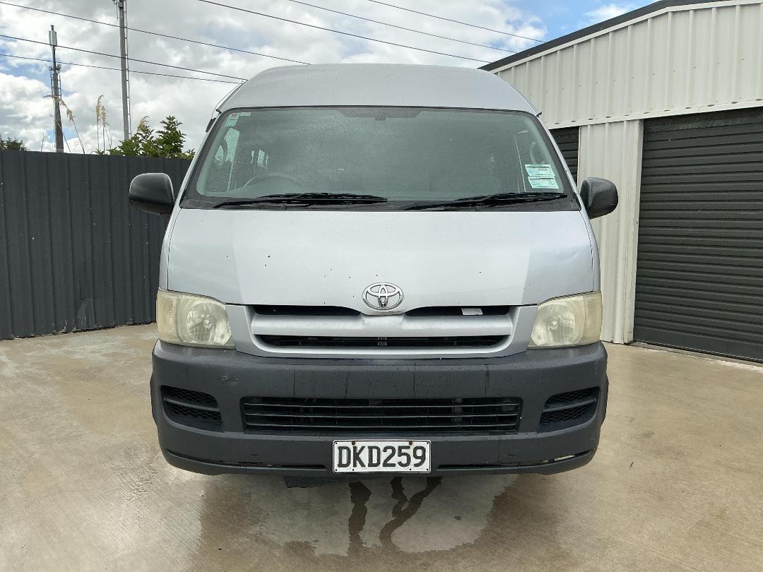 Photo '2' of Toyota Hiace