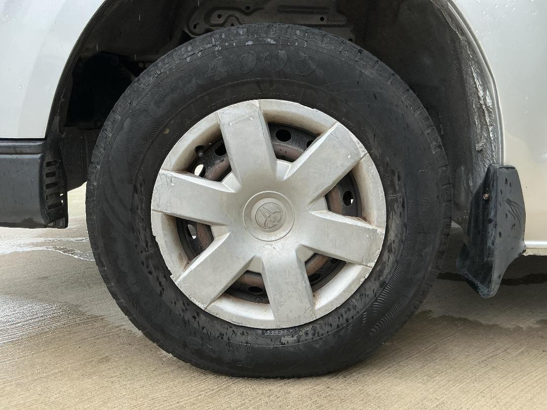 Photo '10' of Toyota Hiace