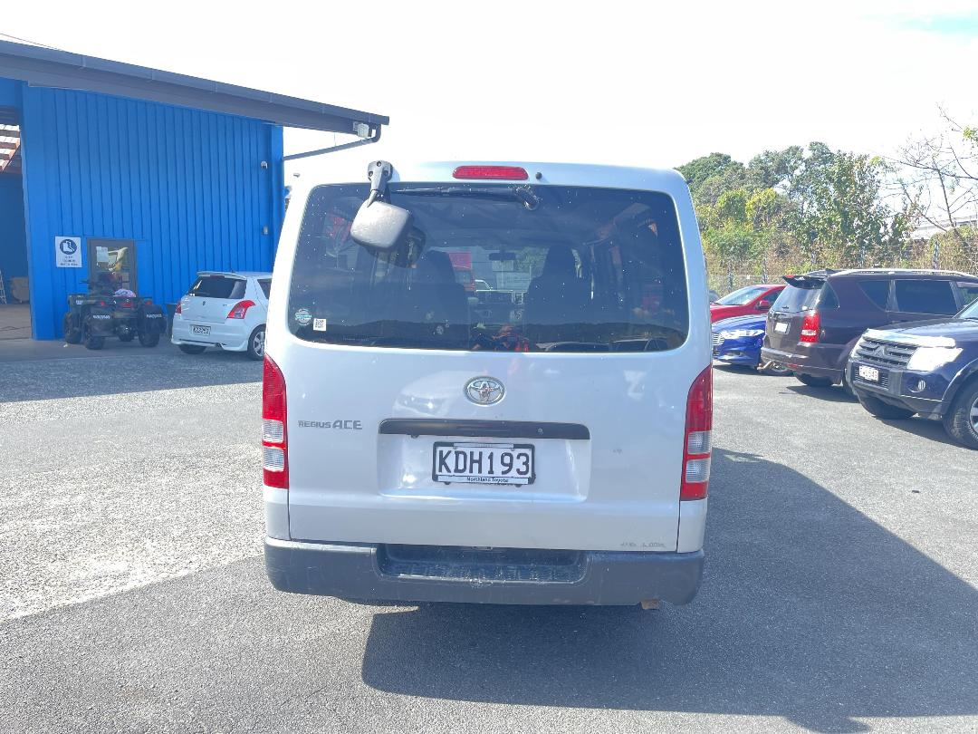 Photo '6' of Toyota Hiace Regius ACE