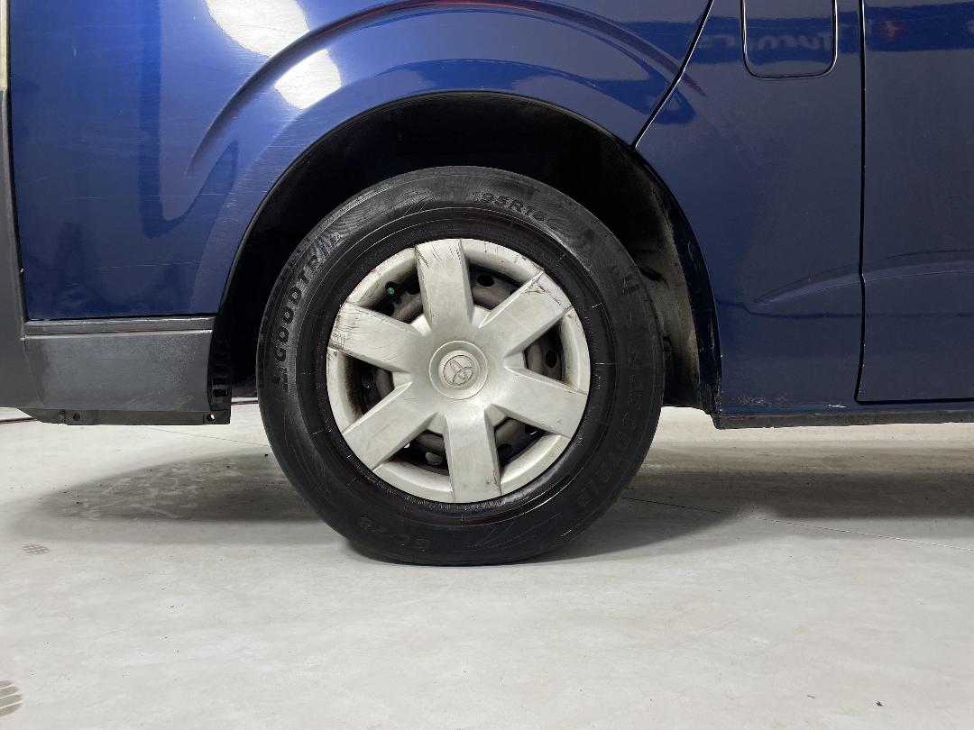 Photo '10' of Toyota Hiace