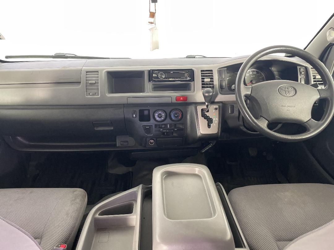 Photo '17' of Toyota Hiace