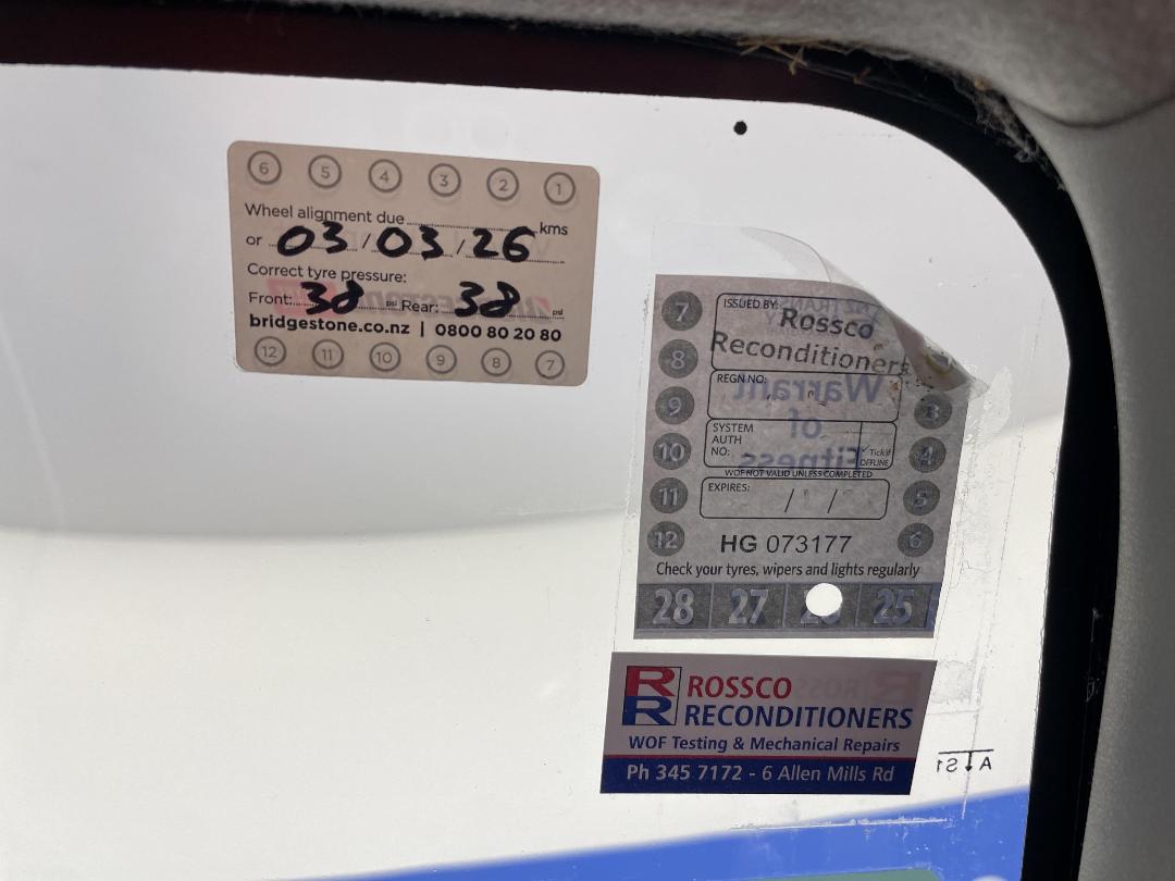 Photo '23' of Toyota Hiace