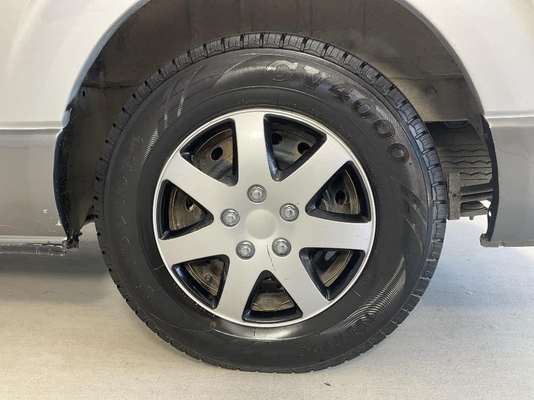 Photo '11' of Toyota Hiace