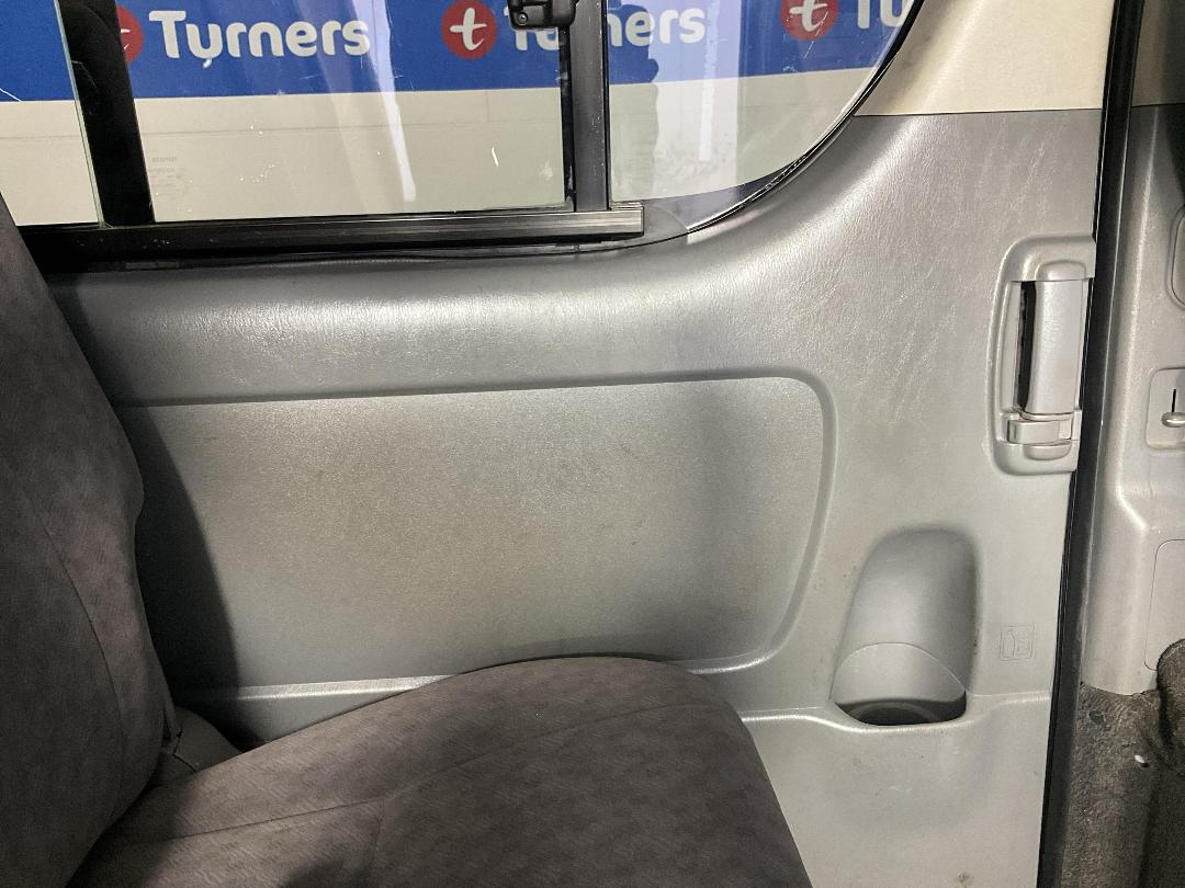 Photo '19' of Toyota Hiace