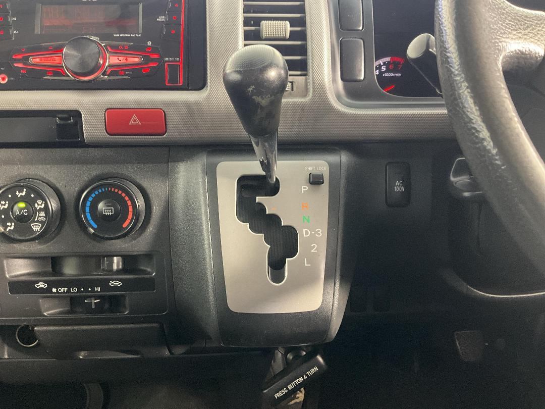 Photo '18' of Toyota Hiace