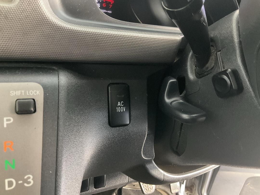 Photo '27' of Toyota Hiace